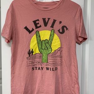 vintage looking levi’s shirt